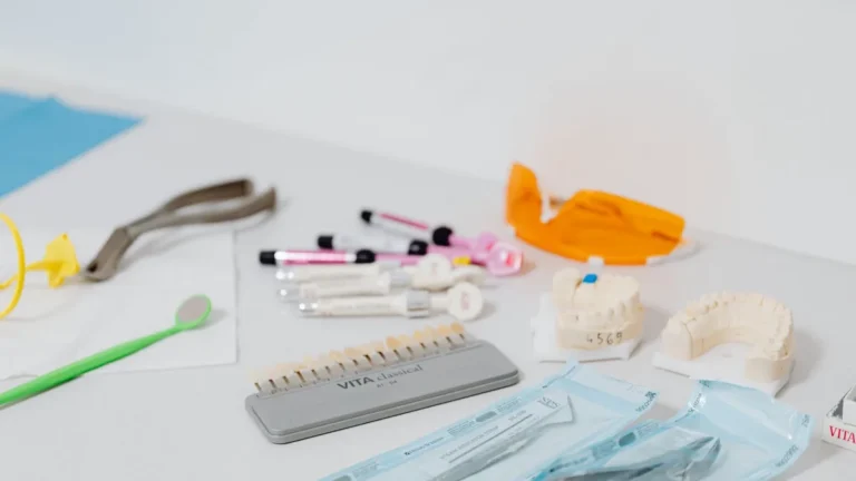 Po usunięciu ósemki – gdzie w Olsztynie szukać pomocy nocą
